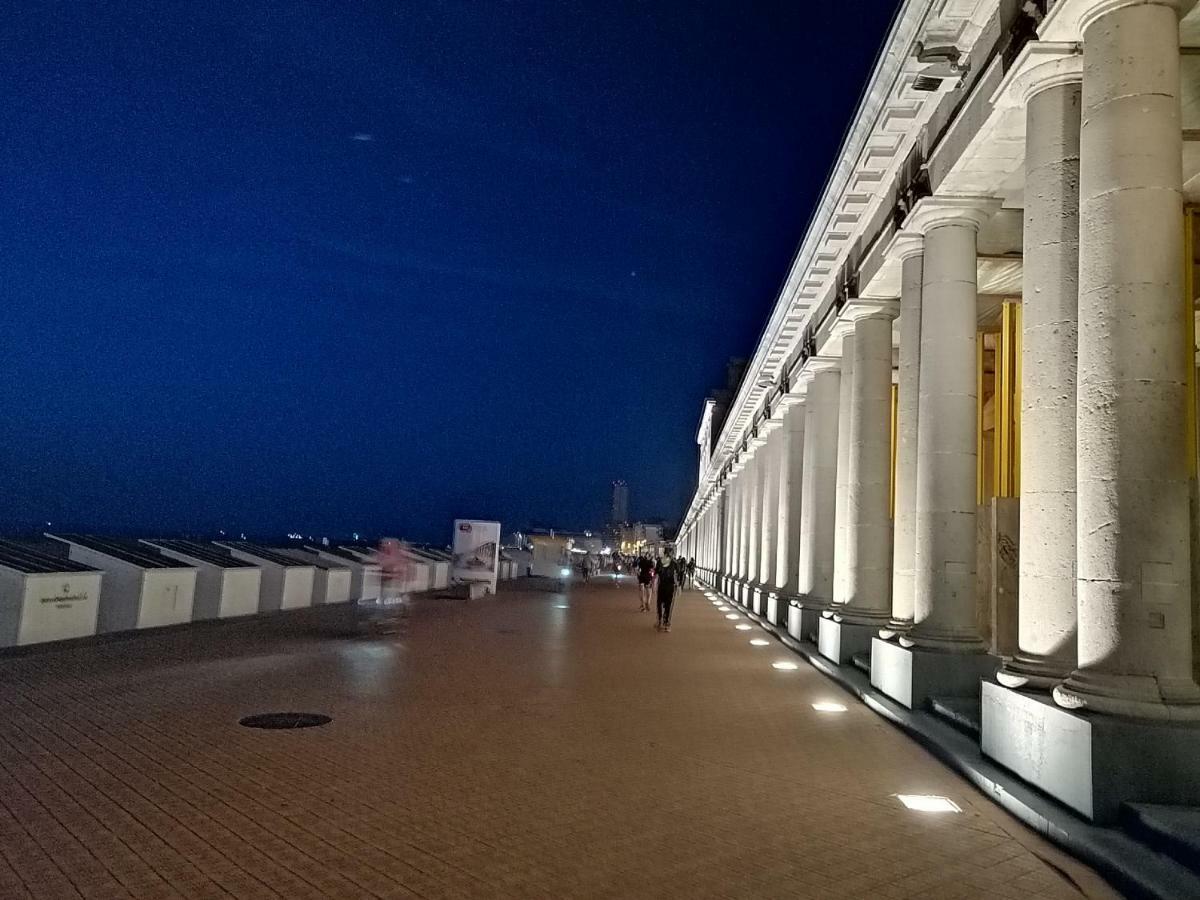 Large Apartment 800M From The Beach 90 Square Meters ออสเทนด์ ภายนอก รูปภาพ